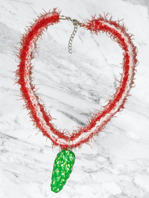 „Red Pine Necklace“
